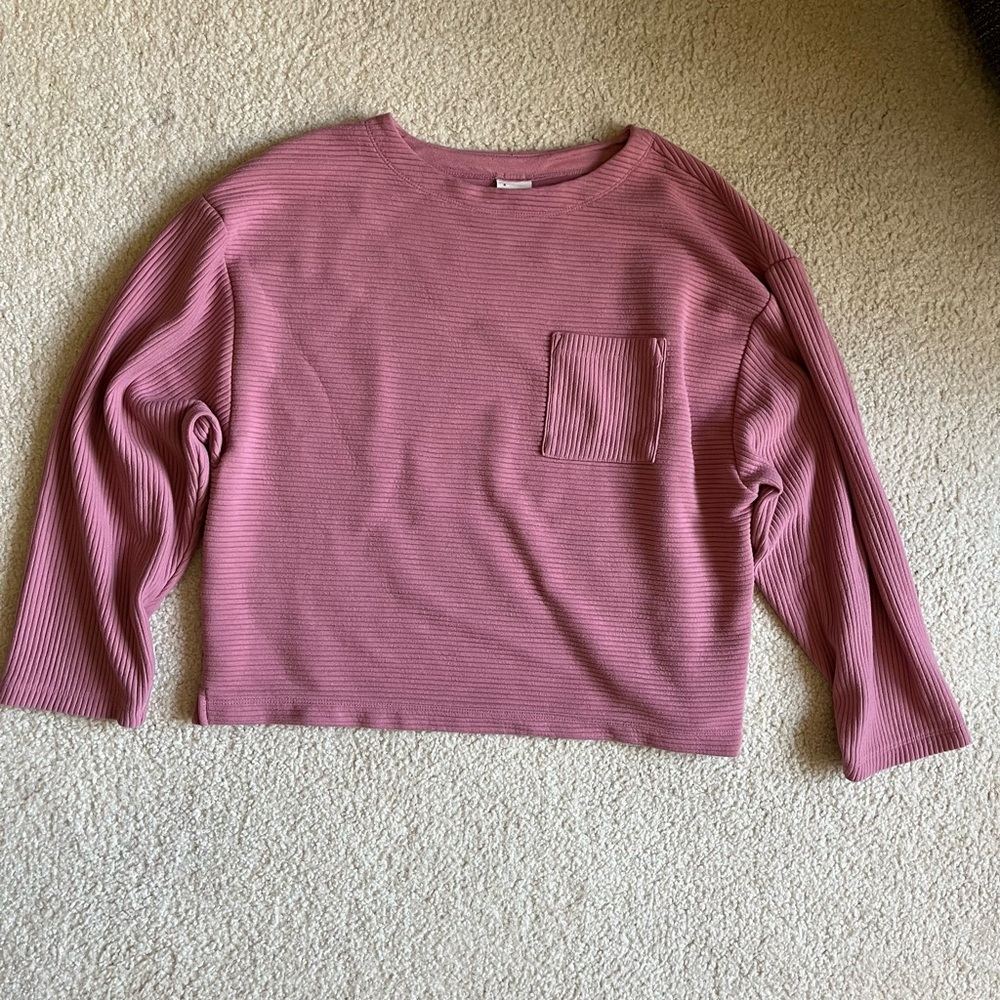 Pink ribbed pullover